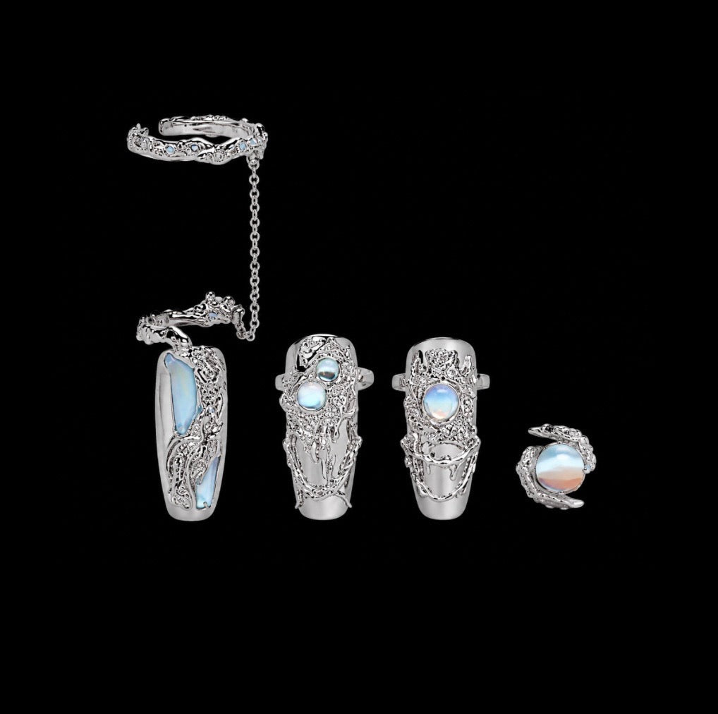 Silvermoon Nails